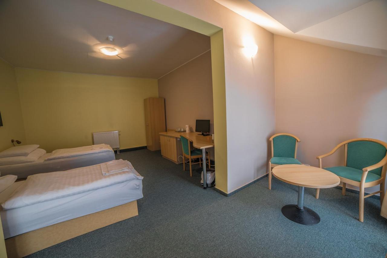 Teledom Hotel Kosice Luaran gambar