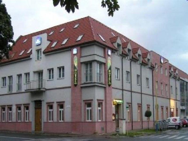 Teledom Hotel Kosice Luaran gambar
