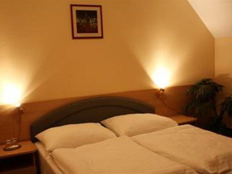Teledom Hotel Kosice Luaran gambar