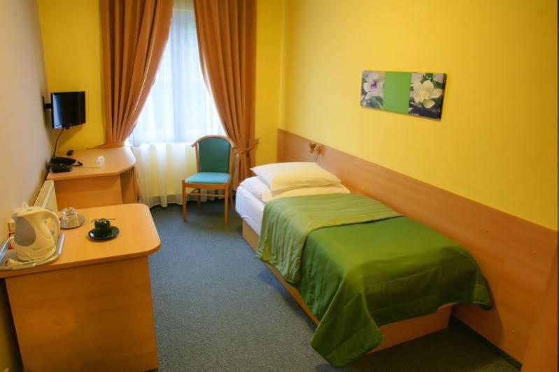 Teledom Hotel Kosice Luaran gambar