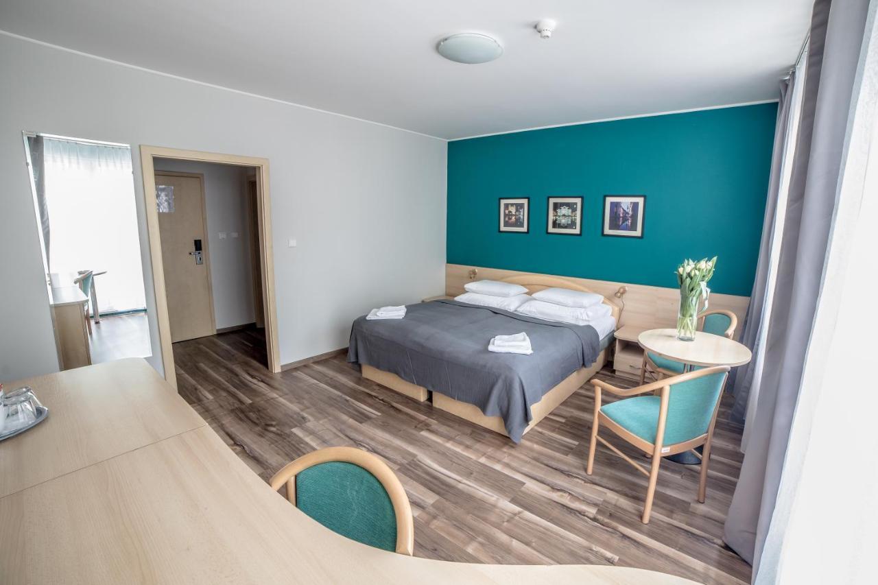 Teledom Hotel Kosice Luaran gambar