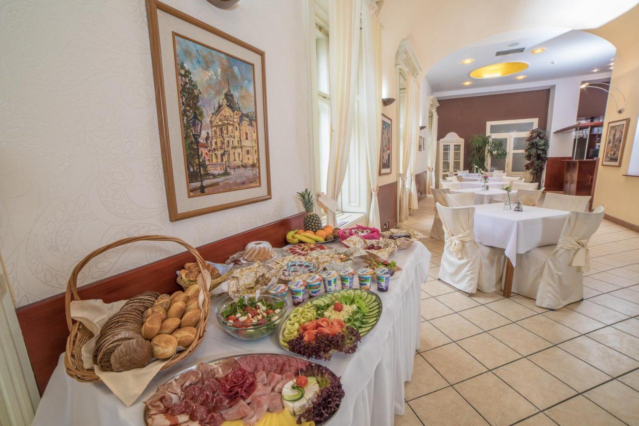 Teledom Hotel Kosice Luaran gambar