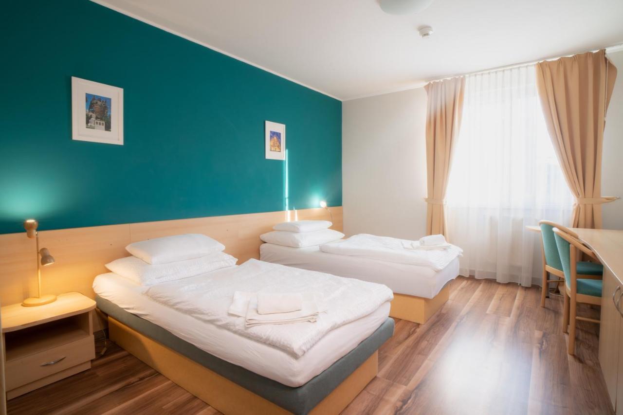 Teledom Hotel Kosice Luaran gambar