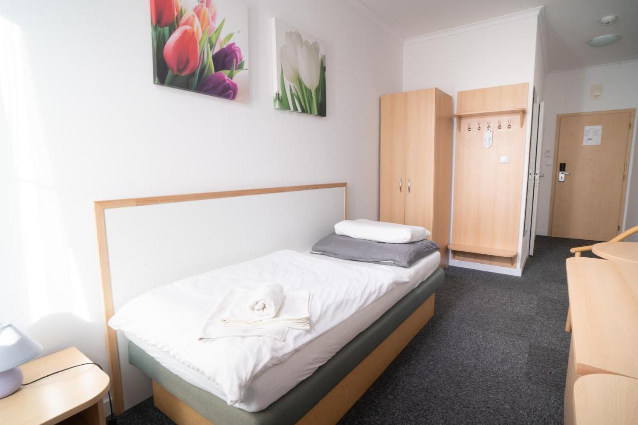 Teledom Hotel Kosice Luaran gambar